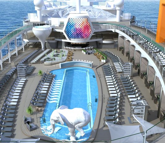 Piscina del elefante en el Resort Deck del Celebrity Beyond